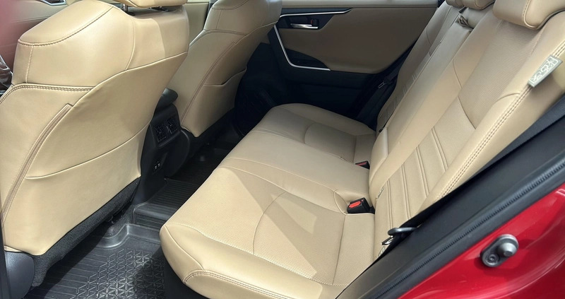 Toyota RAV4 cena 156900 przebieg: 113967, rok produkcji 2019 z Giżycko małe 254